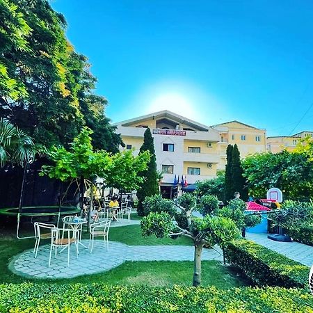 Hotel Ambasador Garden Lezhë Buitenkant foto