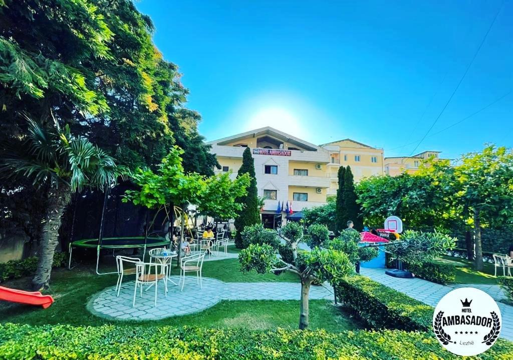 Hotel Ambasador Garden Lezhë Buitenkant foto