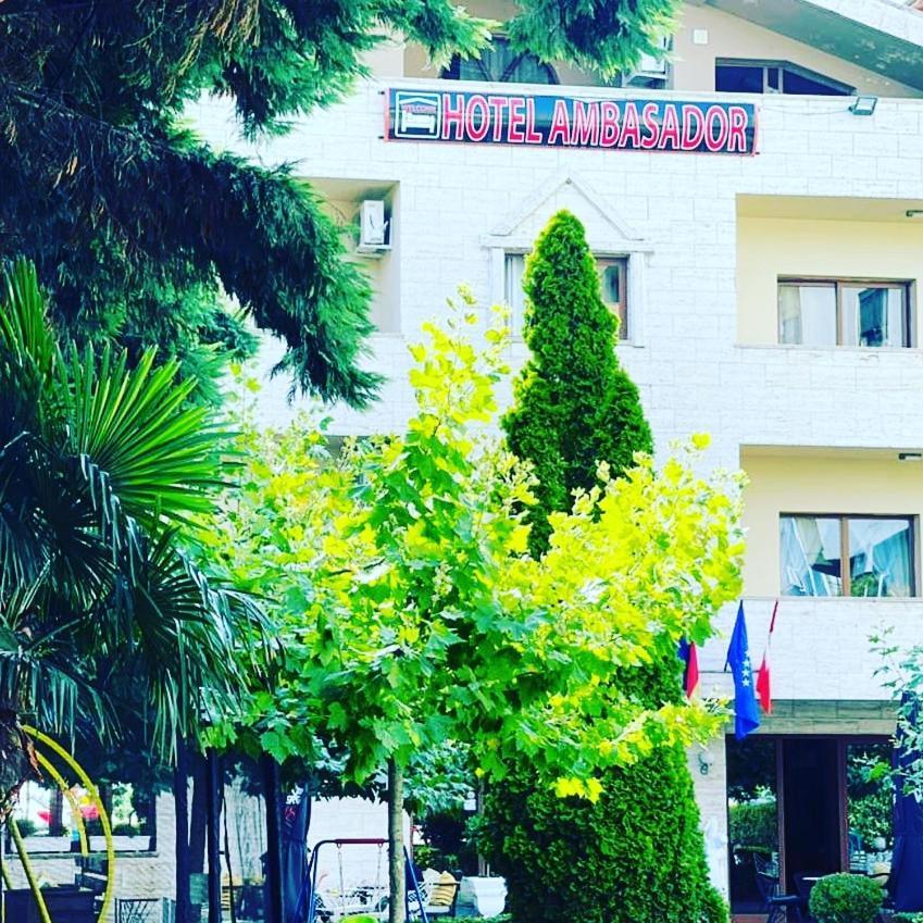 Hotel Ambasador Garden Lezhë Buitenkant foto