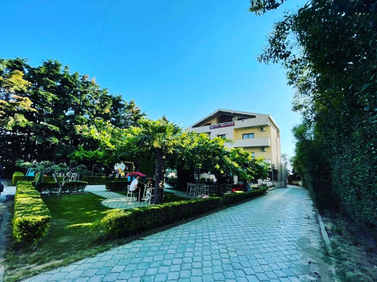 Hotel Ambasador Garden Lezhë Buitenkant foto