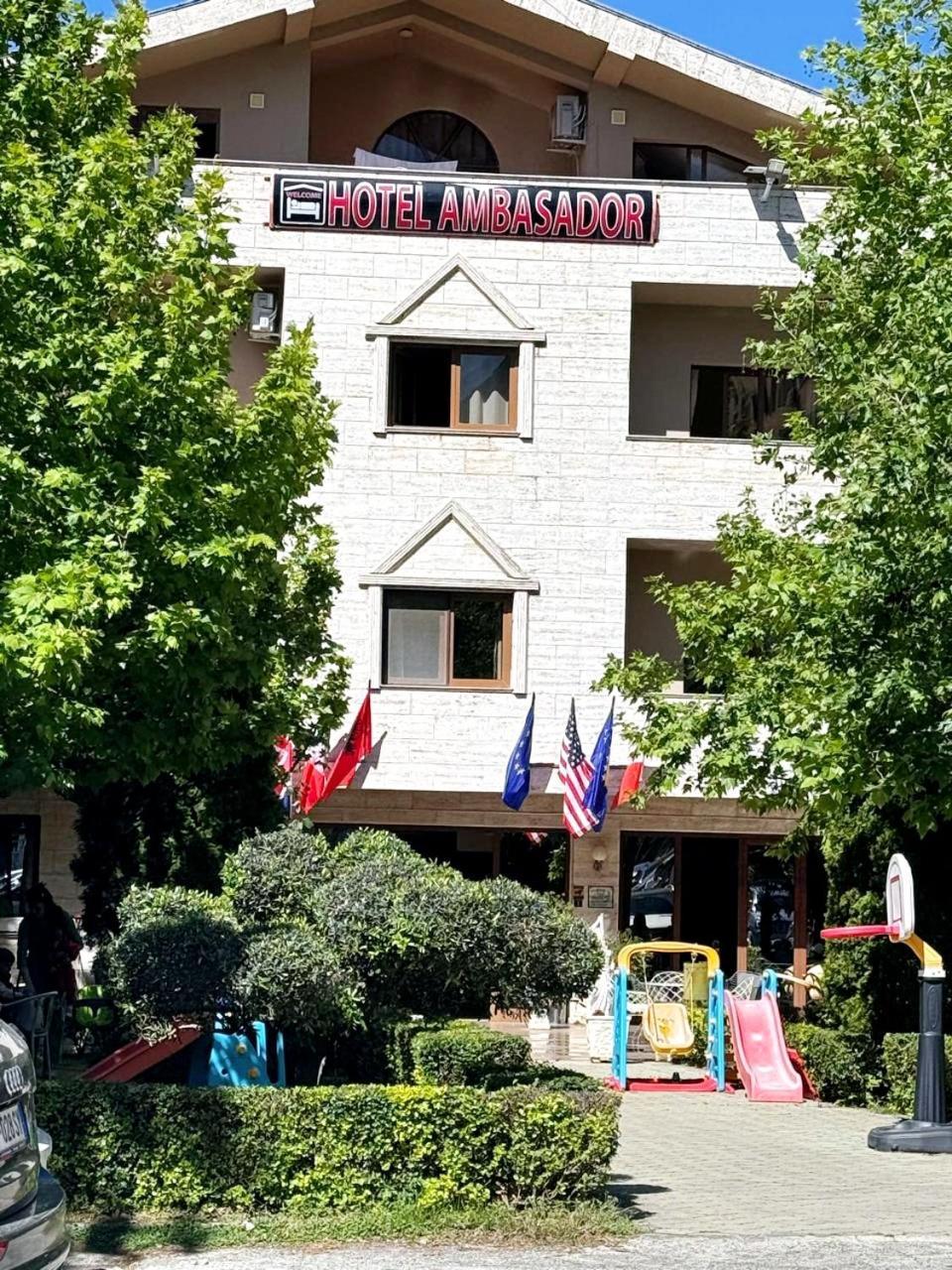 Hotel Ambasador Garden Lezhë Buitenkant foto